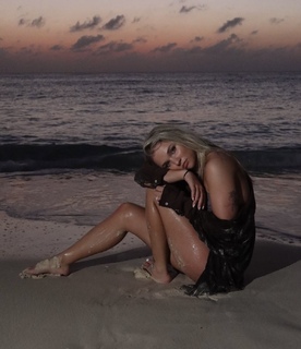 Julia Hart feet photo 1