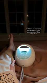 Julia Ioffe feet photo 4