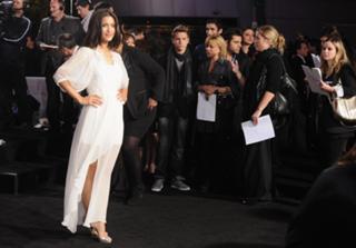 Julia Jones feet photo thumbnail