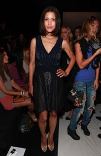 Julia Jones feet photo thumbnail