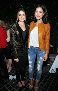 Julia Jones feet photo thumbnail