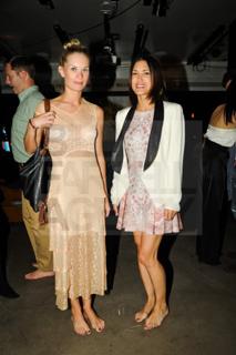 Julia Jones feet photo thumbnail