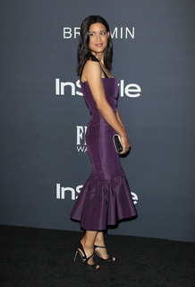 Julia Jones feet photo thumbnail