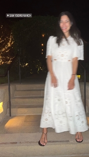 Julia Jones feet photo thumbnail