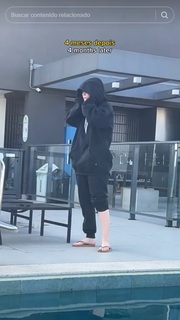 Julia K Barni feet photo 7