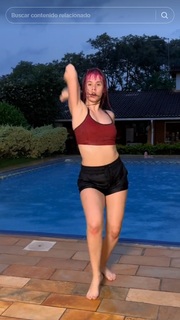 Julia K Barni feet photo 8