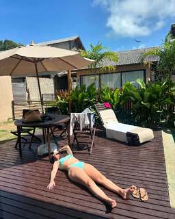 Julia K Barni feet photo 3