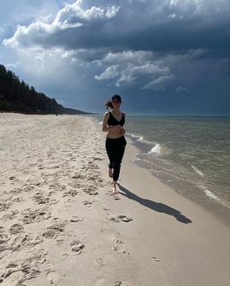 Julia Kaminska feet photo 11