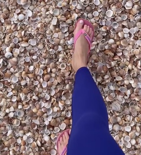 Julia Kaminska feet photo 17