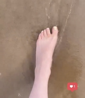Julia Kaminska feet photo 7