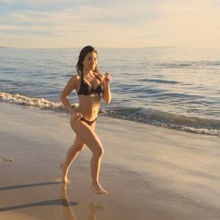 Julia Kelly feet photo thumbnail