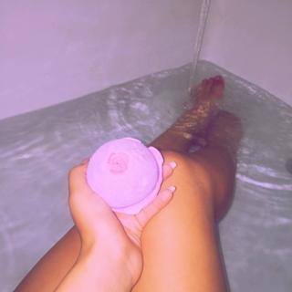 Julia Kelly feet photo thumbnail