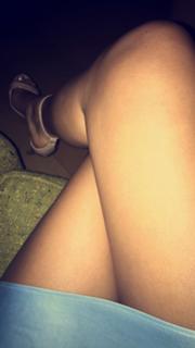 Julia Kelly feet photo thumbnail