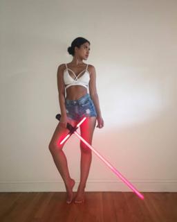 Julia Kelly feet photo thumbnail