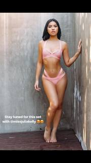 Julia Kelly feet photo thumbnail