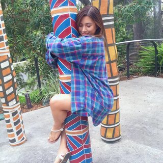 Julia Kelly feet photo thumbnail