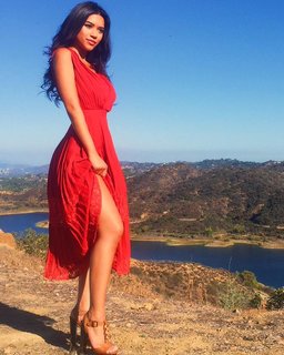Julia Kelly feet photo thumbnail
