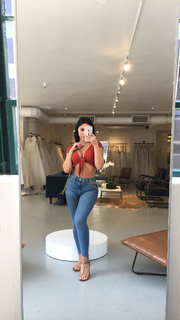 Julia Kelly feet photo thumbnail