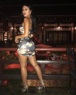 Julia Kelly feet photo thumbnail