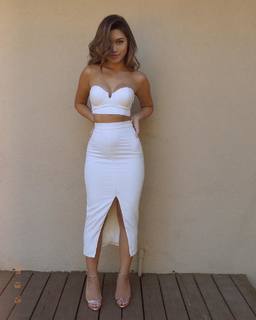 Julia Kelly feet photo thumbnail