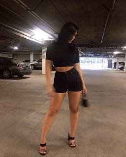 Julia Kelly feet photo thumbnail