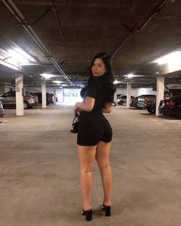Julia Kelly feet photo thumbnail
