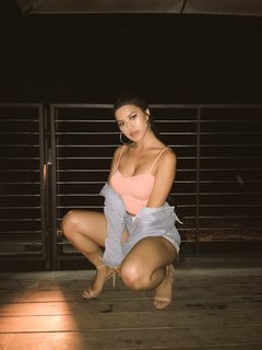 Julia Kelly feet photo thumbnail