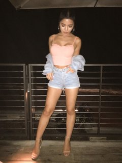 Julia Kelly feet photo thumbnail