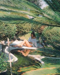 Julia Kelly feet photo thumbnail