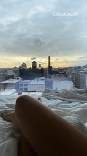 Julia Kelly feet photo thumbnail