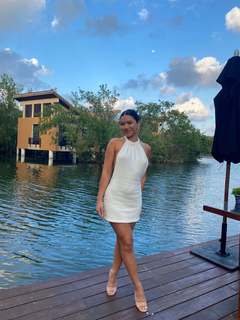 Julia Kelly feet photo thumbnail