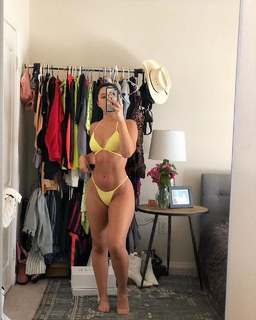 Julia Kelly feet photo thumbnail