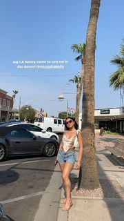 Julia Kelly feet photo thumbnail