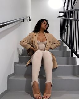 Julia Kelly feet photo thumbnail