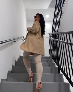 Julia Kelly feet photo thumbnail