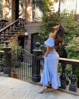 Julia Kelly feet photo thumbnail