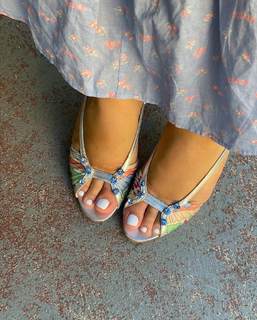 Julia Kelly feet photo thumbnail