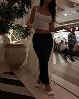 Julia Kelly feet photo thumbnail