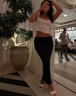 Julia Kelly feet photo thumbnail