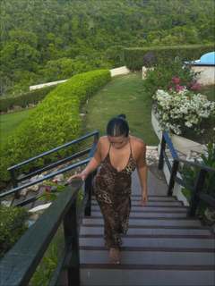 Julia Kelly feet photo thumbnail