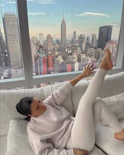 Julia Kelly feet photo thumbnail