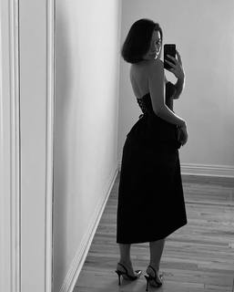 Julia Kelly feet photo thumbnail