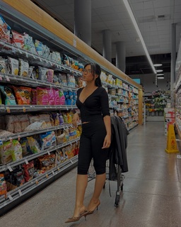 Julia Kelly feet photo thumbnail