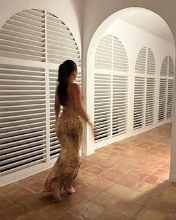 Julia Kelly feet photo thumbnail