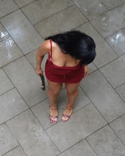 Julia Kelly feet photo thumbnail