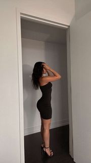 Julia Kelly feet photo thumbnail