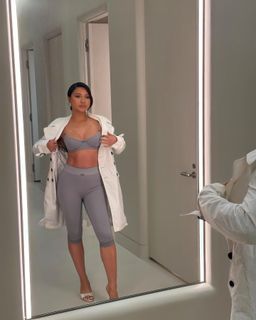 Julia Kelly feet photo thumbnail