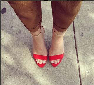 Julia Konrad feet photo 2