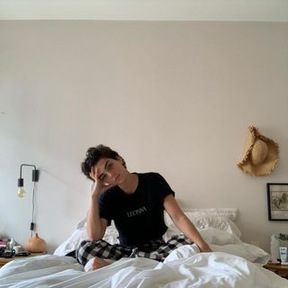 Julia Konrad feet photo 12