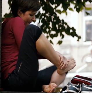 Julia Koschitz feet photo 5